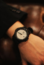 Load image into Gallery viewer, Luminox LM0321.PHYN.N Limited Edition