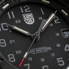 Load image into Gallery viewer, Luminox LM3001.EVO.BO