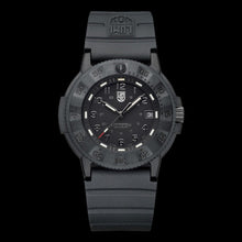 Load image into Gallery viewer, Luminox LM3001.EVO.BO