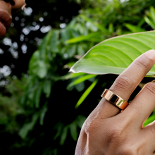 Load image into Gallery viewer, Ultrahuman Ring AIR Bionic Gold
