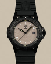 Load image into Gallery viewer, Luminox LM0321.PHYN.N Limited Edition
