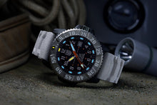 Load image into Gallery viewer, Luminox LM3359.SET (Pre-order 3 working days)
